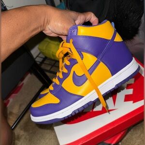 Kids Dunks size 7y